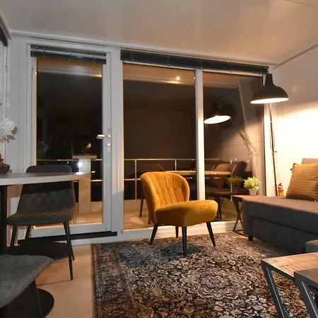 펜션 Cozy Floating Boatlodge 