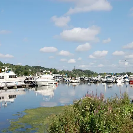 Cozy Floating Boatlodge Maastricht. Vakantiehuis *
