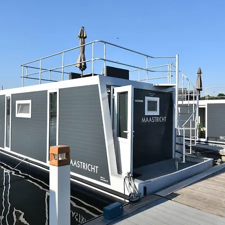 Cozy Floating Boatlodge Maastricht. Vakantiehuis Maastricht