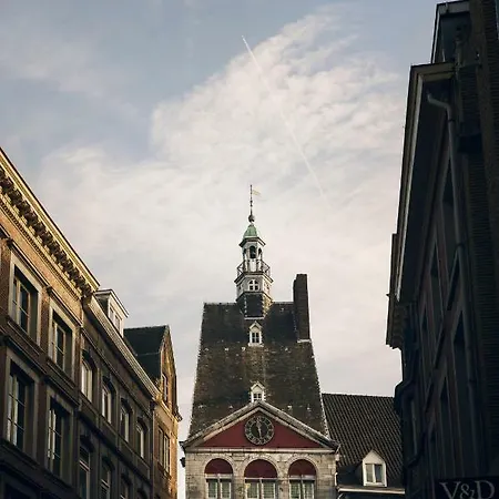 Cozy Floating Boatlodge 